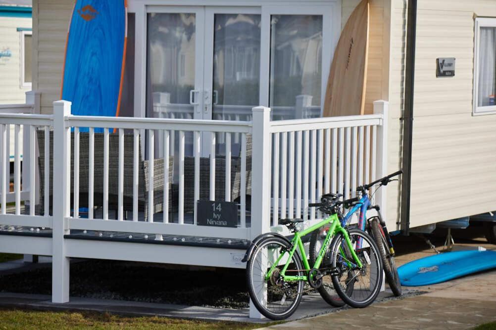 Nirvana Coastal Retreat Holiday Home Cayton Exterior photo
